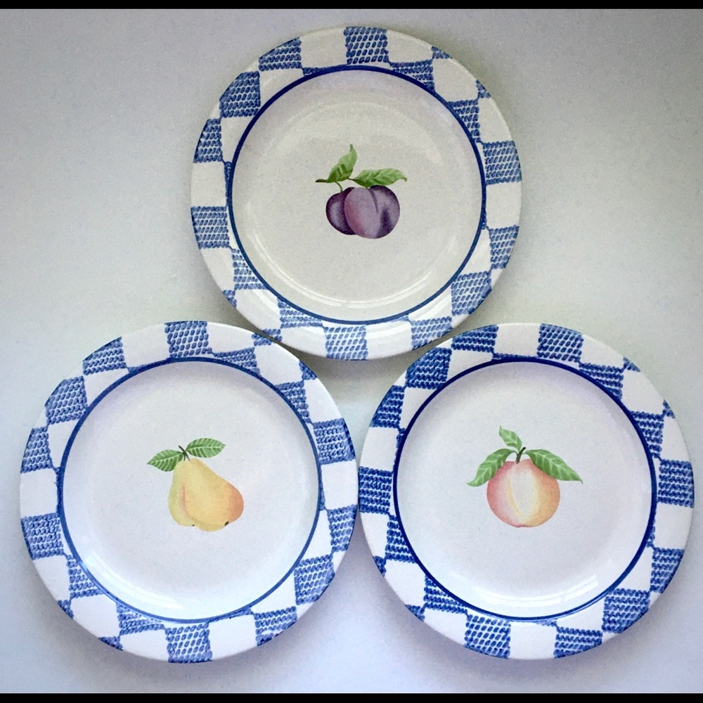 Great Wall Decor! Kitchen Country Cottage! Pfaltzgraff- 3 Hop Scotch 8” Plates